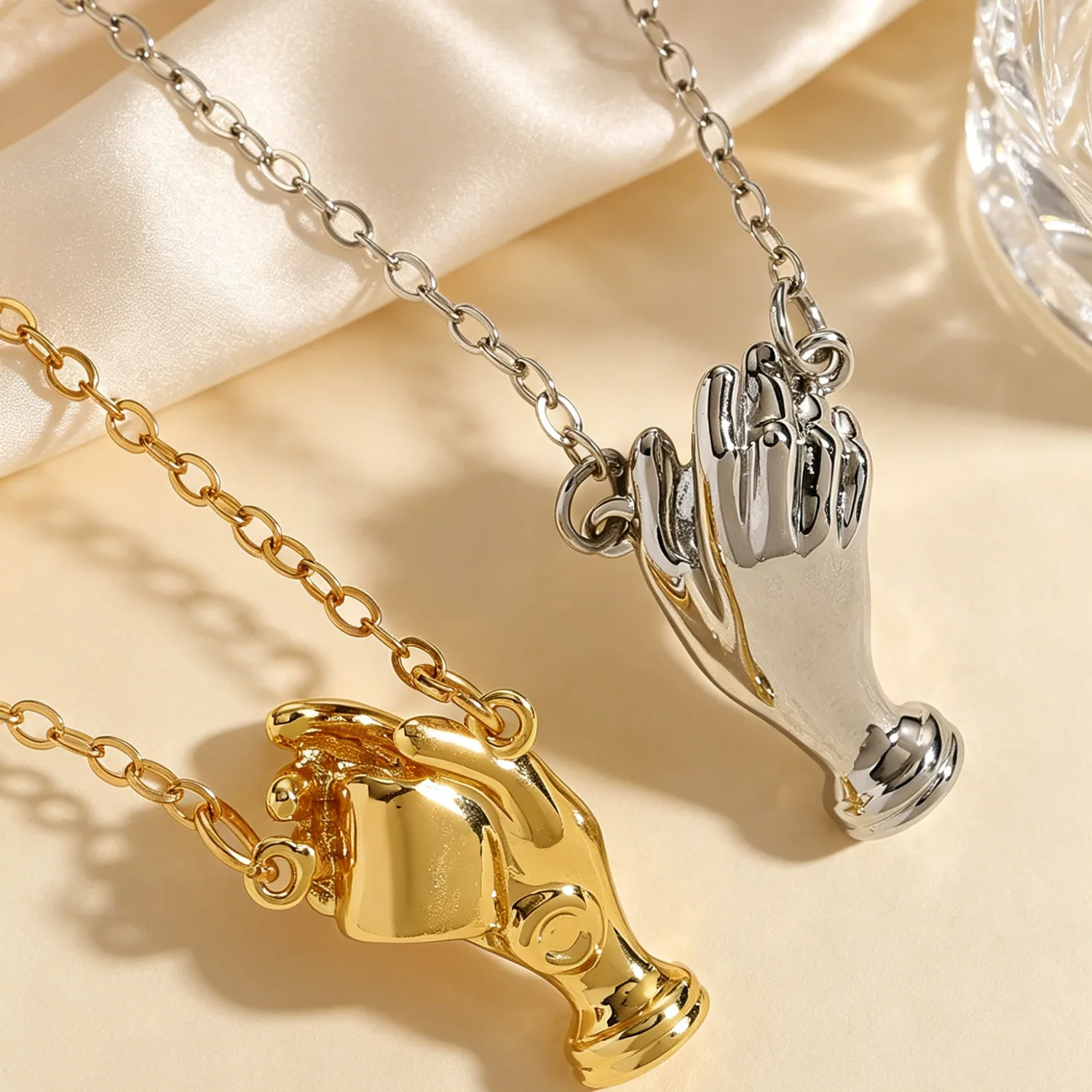 قلادة زهرية بتصميم فريد، دبوس - مراجعة Accessories Woman وسعره