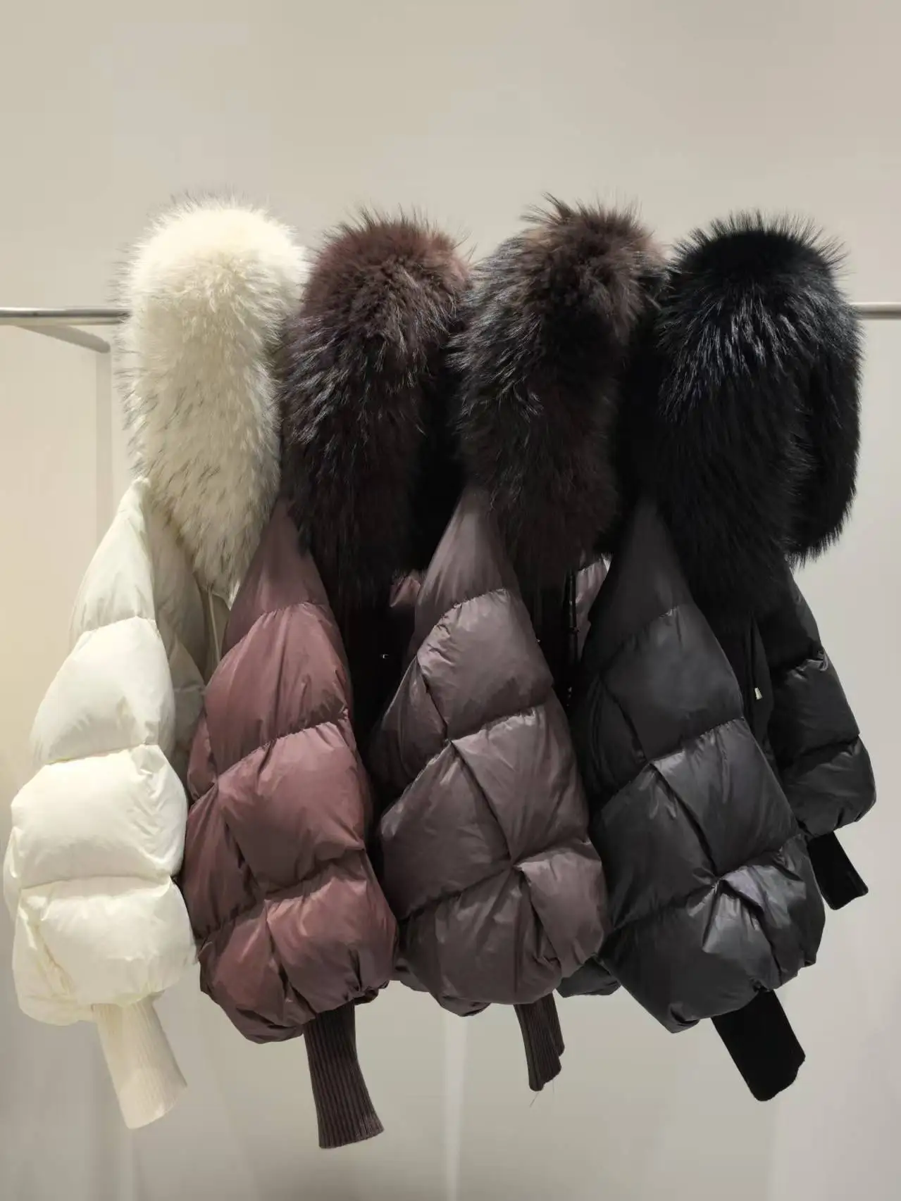 Winter Hooded Natural Large Fur Collar Down Jacket Women Short White Duck Down Outwear Female Lantern Sleeve Warm Quilted Jacket
