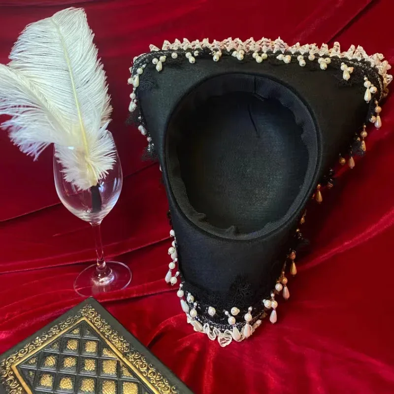 

AIAI 2025Pirate Retro Gothic Countess Pearl Triangle Women Halloween CosPlay Pirate Feather Hat Costume Accessories Prop