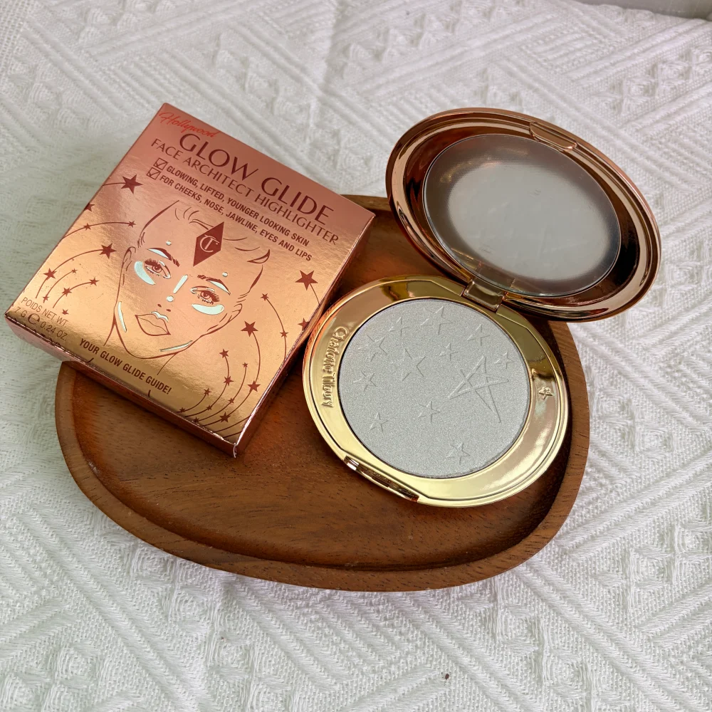 Charlotte Tilbury Lippenbalsam Gesichtspuder Feine Textur Makellose Flüssige Foundation Kosmetik Feuchtigkeitsspendendes Fixierspray