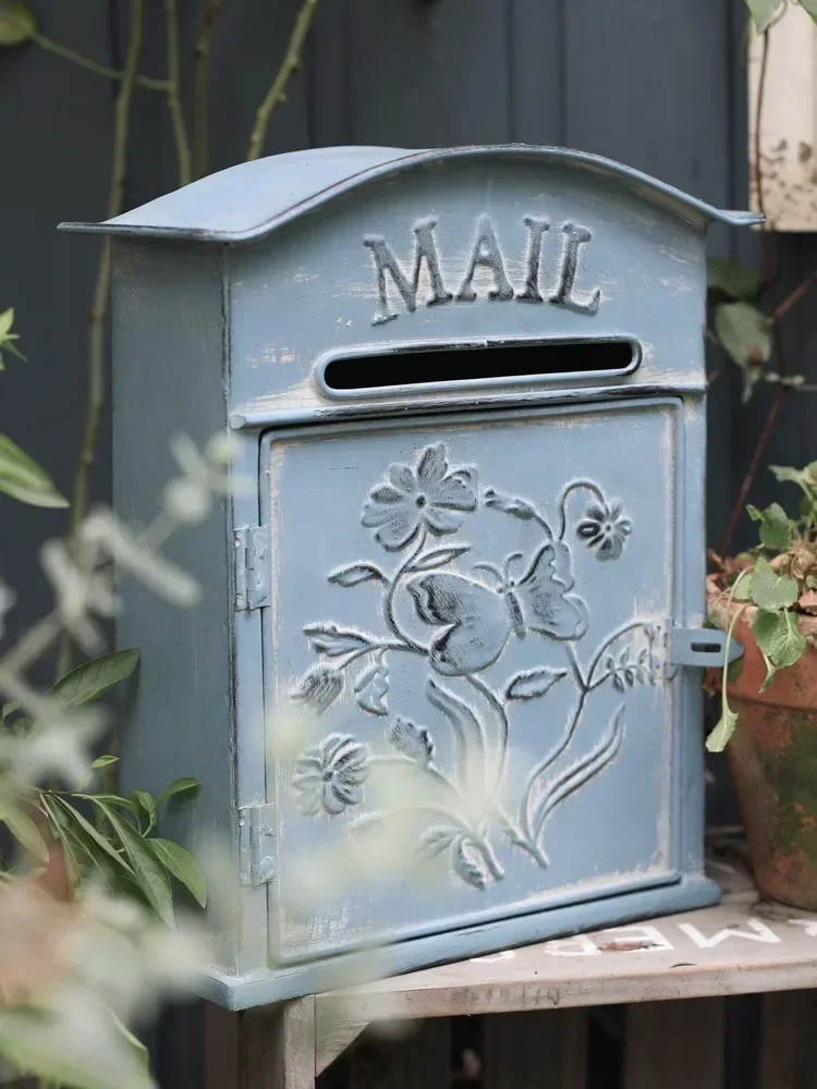 

Relief Wall Mounted Mailbox Metal Ironwork European Retro Style Storage Box Home Furnishings Courtyard Garden Wall Decoration