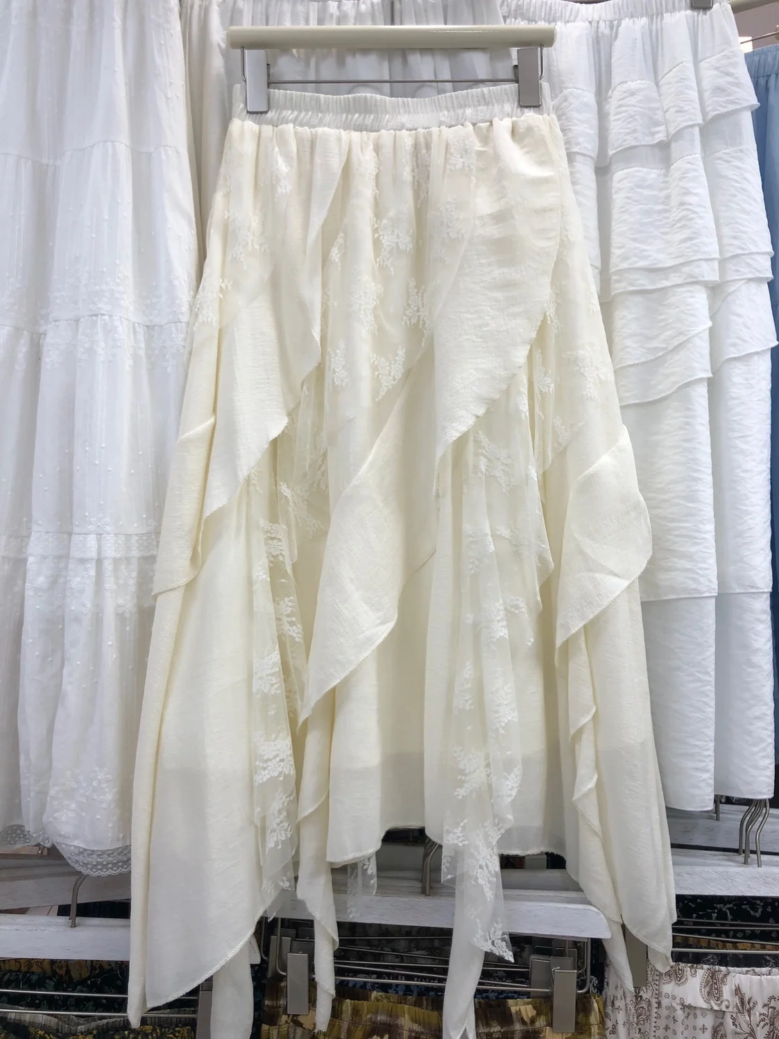 

Elegant Long Lace Half Skirt Asymmetrical Hem Petal Design Fairy Tale Style High Waist Cake Skirt for Ladies Polyester Fiber