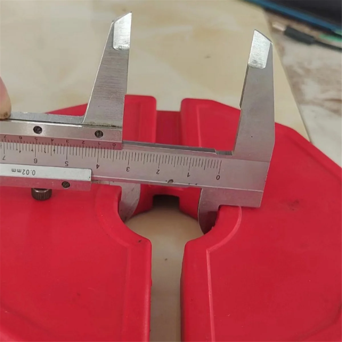 N18R 1Pcs 체육관 마이크로 타입 플레이트 덤벨 분수 웨이트 플레이트 고무 분수 웨이트 플레이트 애드온 변경 레드 1KG