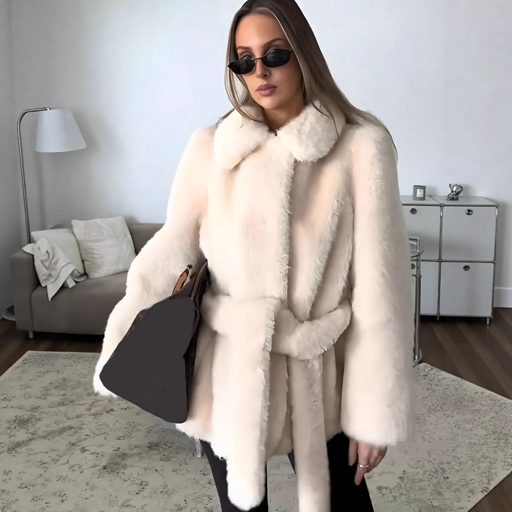 الخريف الشتاء فو الفراء معطف فضفاض حزام دافئ رقيق فو الفراء سترة الكلاسيكية الشارع نمط التلبيب أبلى الفاخرة المرأة معطف سميك #2