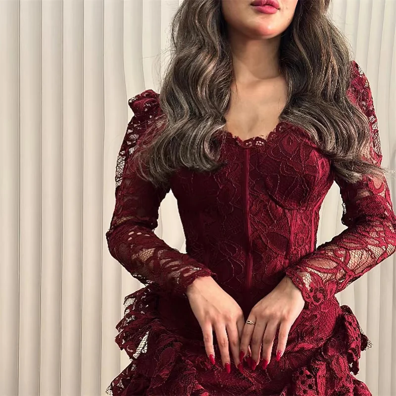 부르고뉴 레이스 인어 이브닝 드레스와 계층화 된 프릴 스윗하트 넥 라인 댄스 파티 드레스 긴 쉬어 레이스 슬리브 칵테일 드레스