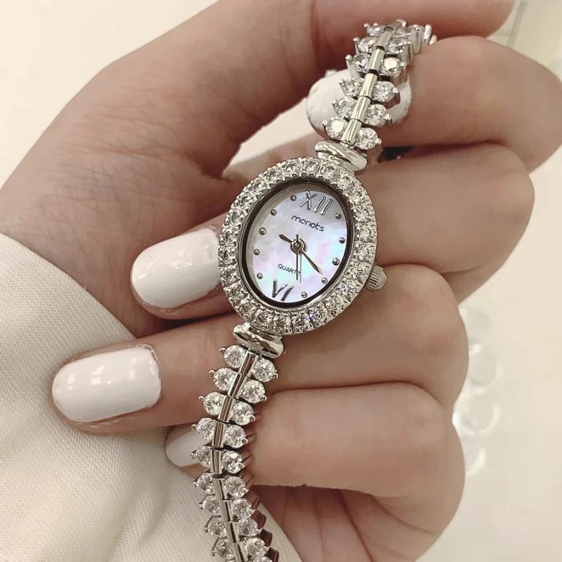

Oval women's watch light luxury bracelet watch fashionable high-end full diamond quartz watch
