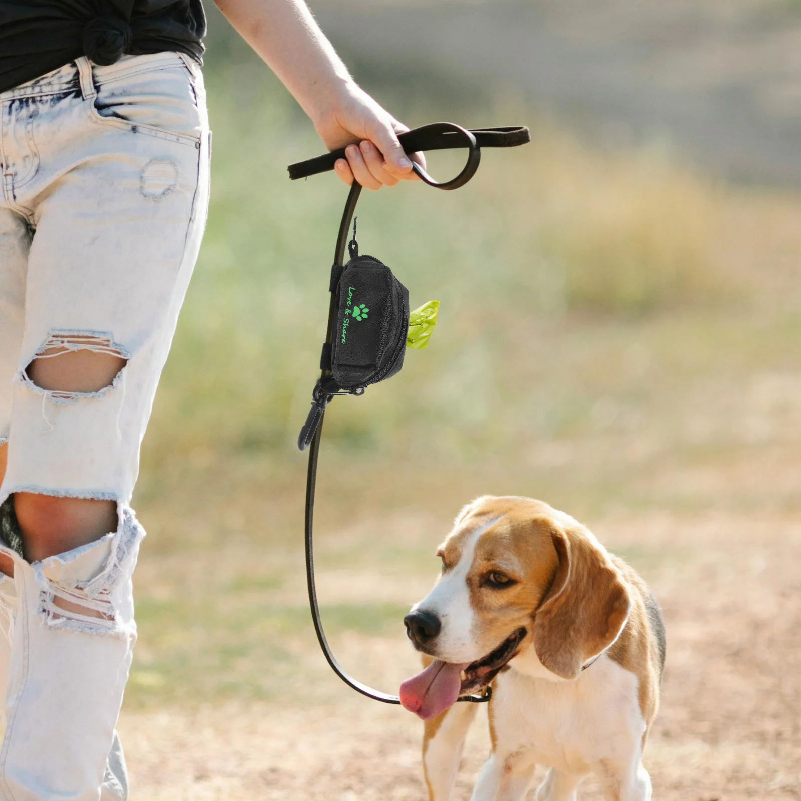 

Pet Leash Attachment Lightweight Dog Pulling Cable Black Poop Bag Dispenser Holder for Walking Running Hiking Accessories