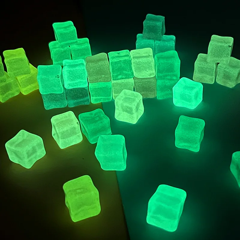 10 Stück Mini Niedliche Farbblöcke Leuchten im Dunkeln Vivarium DIY Zubehör Miniatur-Figuren Feengarten-Dekoration Kawaii Spielzeug