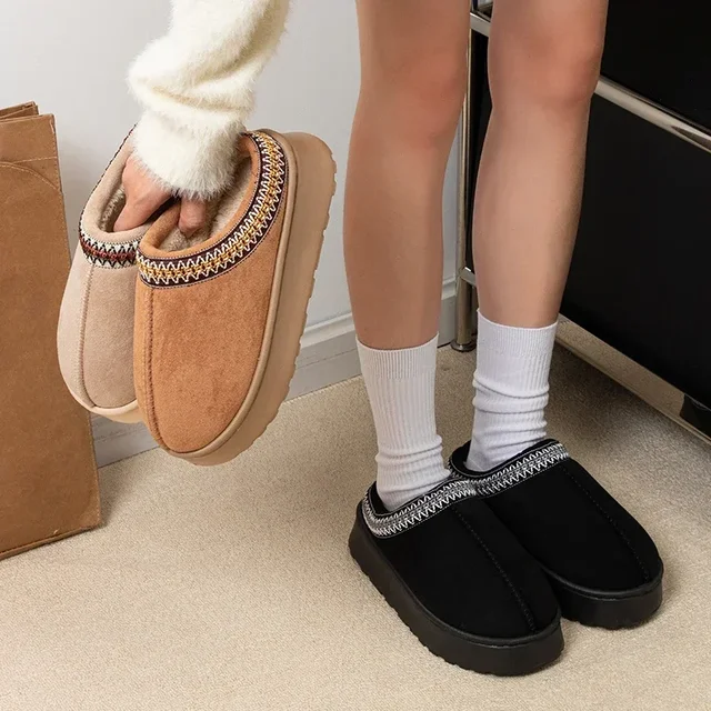 Hot Winter Women Slippers Plush Interior Anti Slip Thick Sole Fashion Embroidered Warm House Shoes for Ladies 2