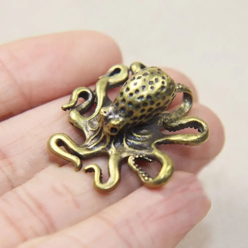 Home Decoration Brass Octopus Sculpture Innovative Simulated Animal Figurines Exquisite Creative Tea Pets Office