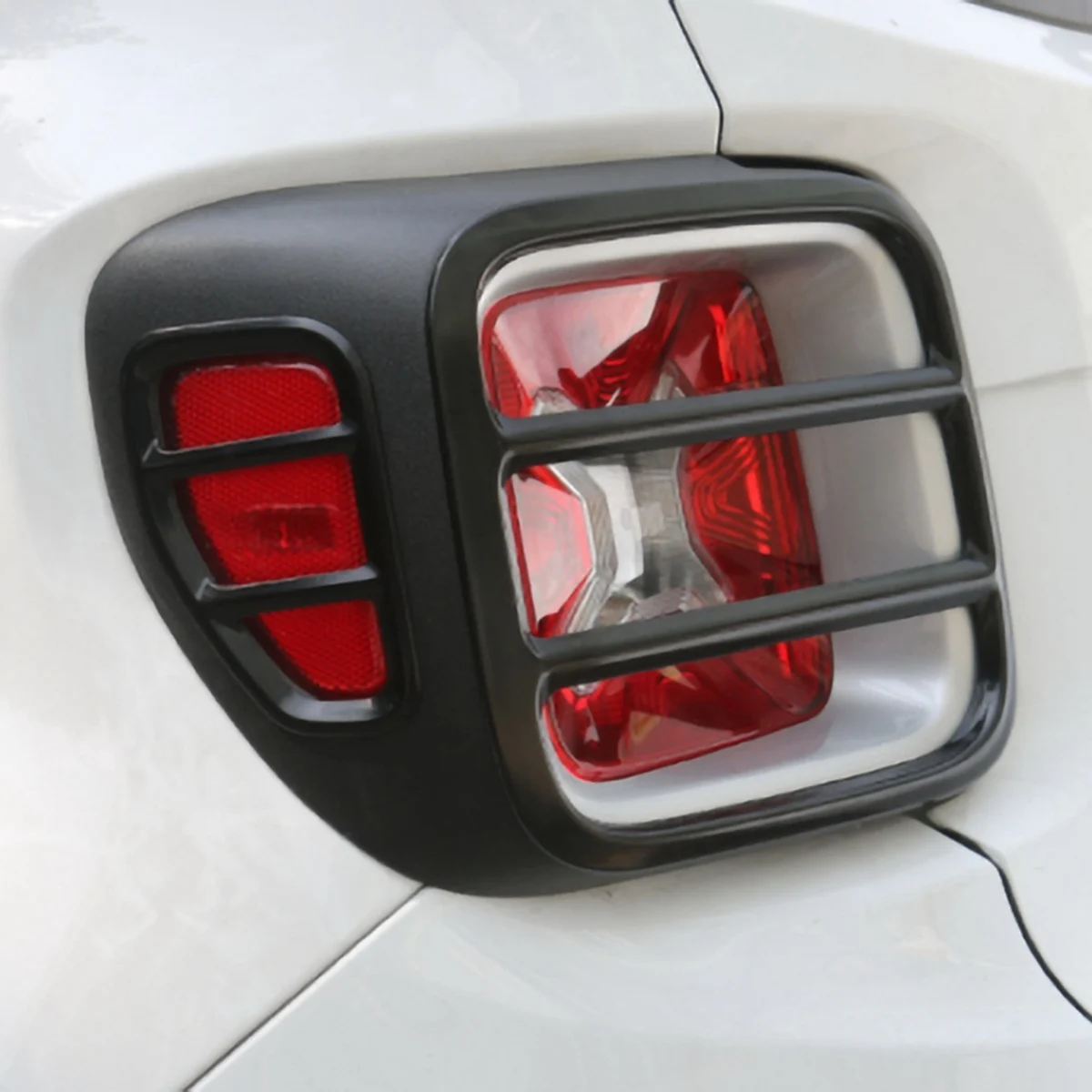 Car Styling Exterior Accessories Car Rear Tail Light Lamp Guard Cover Decoration Sticker for Jeep Renegade