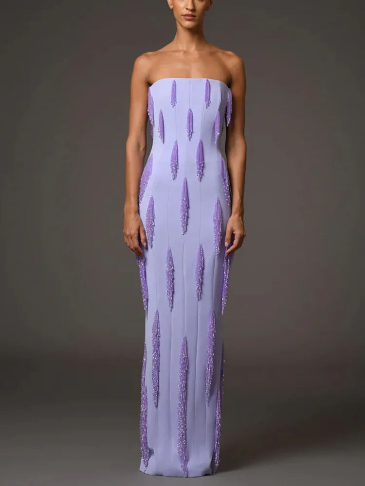 أحدث صيحات الموضة لعام 2025 من HIGH STREET فستان طويل ماكسي مطرز بشراشيب ملفوف عند الصدر