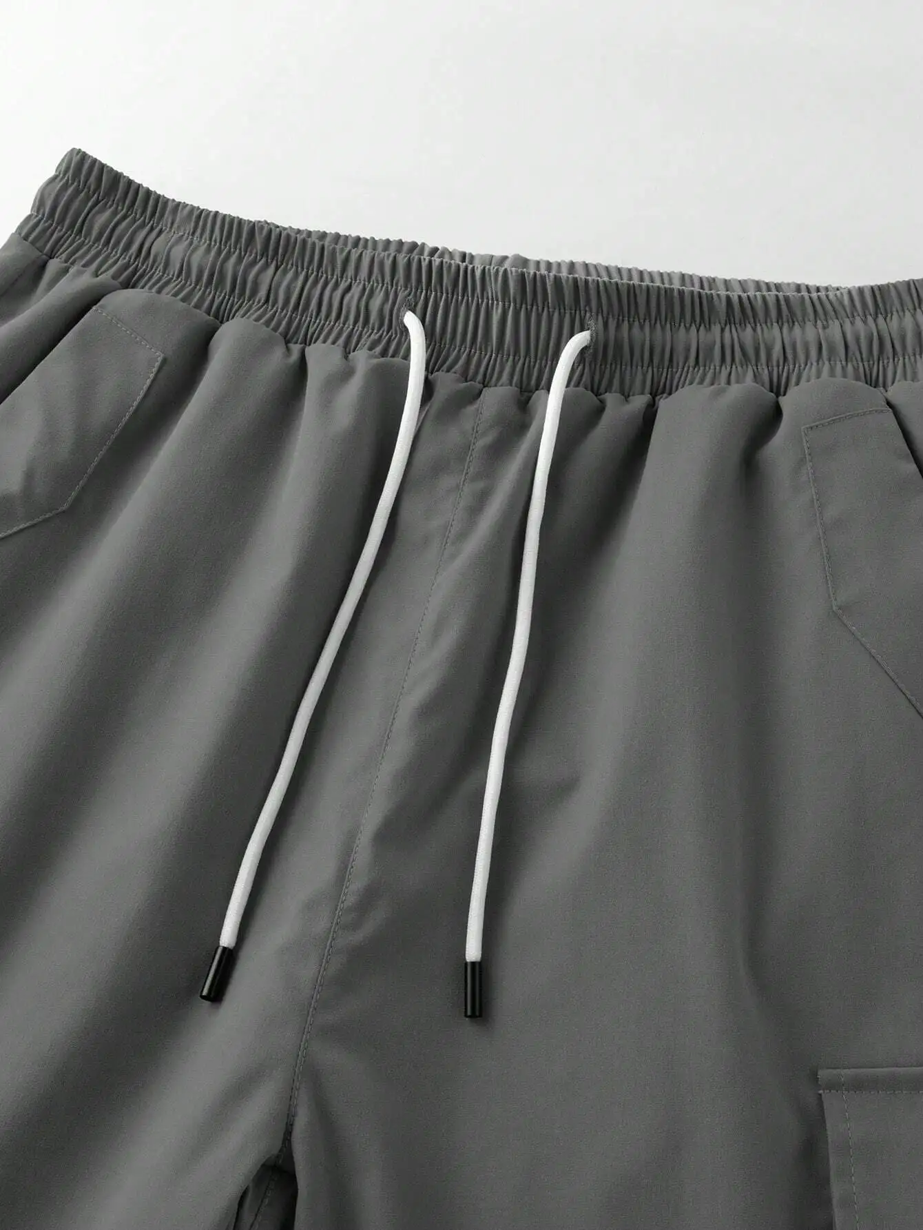 

Men's Solid Color Drawstring Waist Loose Cargo Shorts Casual Daily Wear