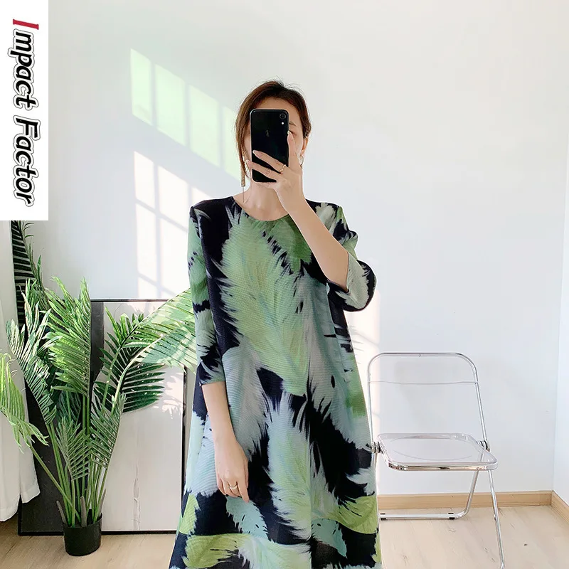 

Wrinkled Dress for Women's Spring and Autumn 2024 New Loose Belly Covering Western Style Slimming Print Mid Length Dress