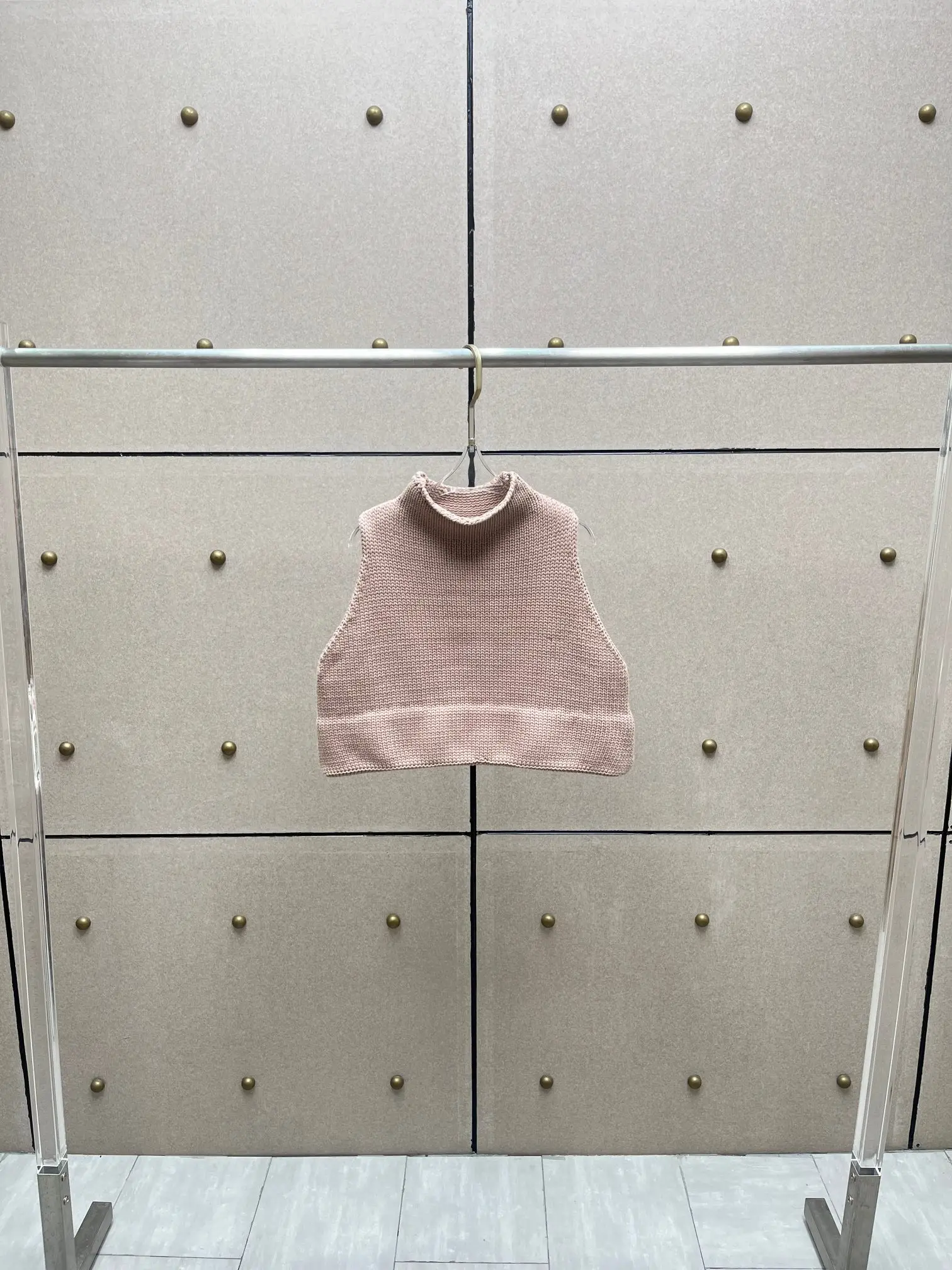 

Chunky Knit High-Neck Sweater Vest Stylish Sleeveless Women's Sweater Versatile Crop Top 2025 Fall New Arrival