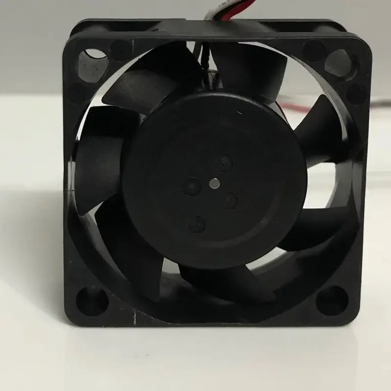 NMB-MAT 1606KL-01W-B49 L50 DC 5V 0.21A 40x40x15mm 3-Wire Server Cooling Fan