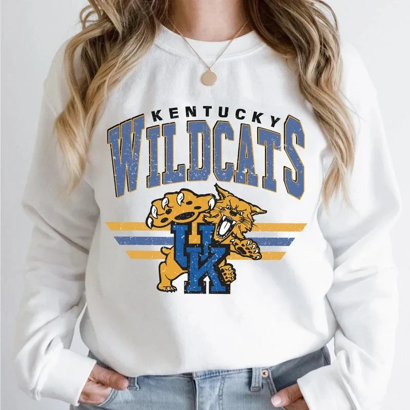 

Осенне-зимняя хлопковая толстовка с круглым вырезом в доспехах Кентукки. Этот унесенный дизайн. Выставки смелого текста Кентукки.