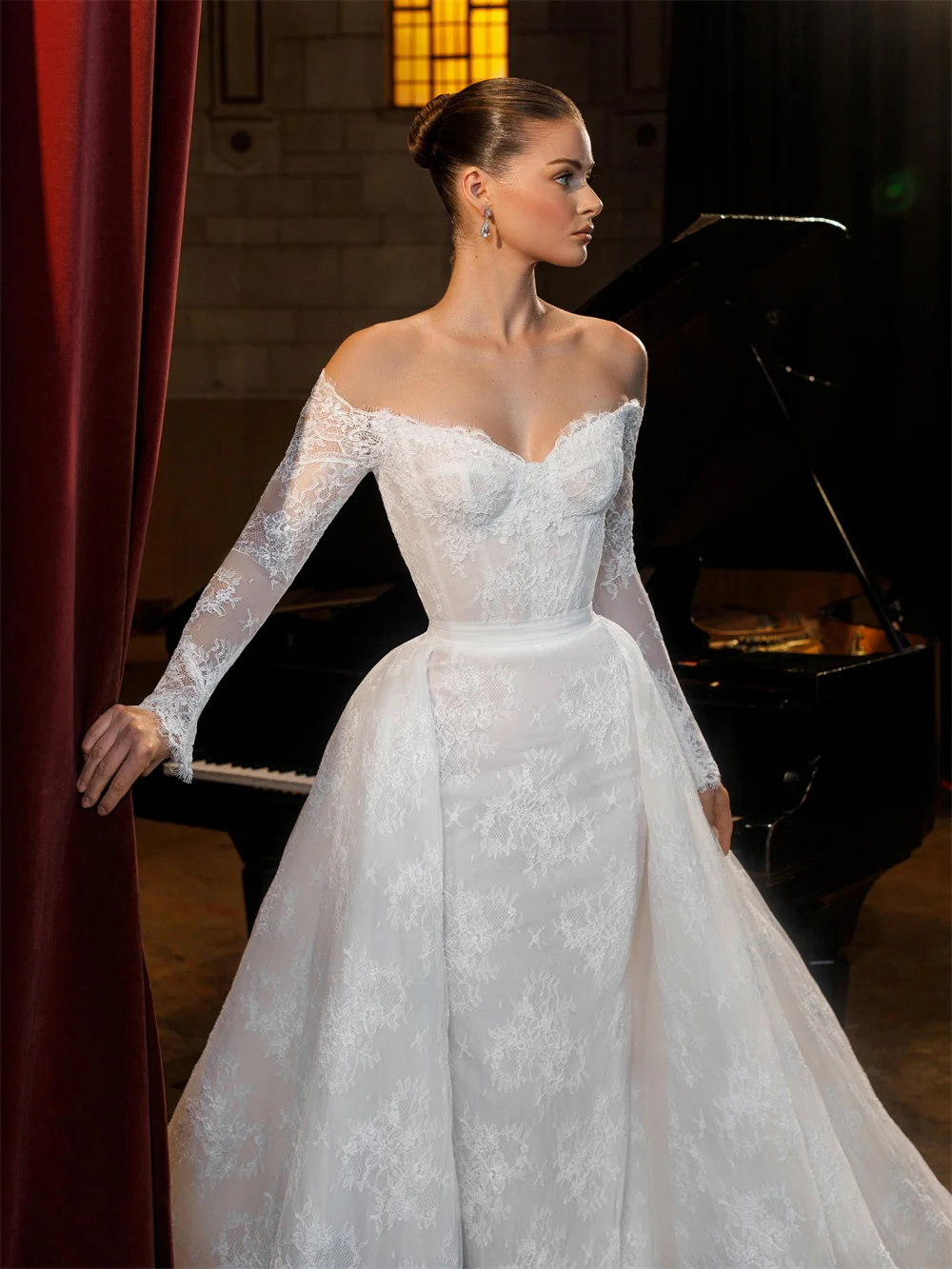 Tokyo Off Shoulder Long Sleeve Wedding Dress Detachable Train Ball Gown Lace Elegant Church Bridal Dress Luxury Reception Gown