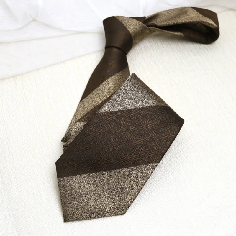 Krawat w ukośne paski w kolorze kawy, casualowy, na co dzień, dodatek do kołnierzyka, prosty, casualowy, w stylu college, krawat z charakterem, modny, uniwersalny.