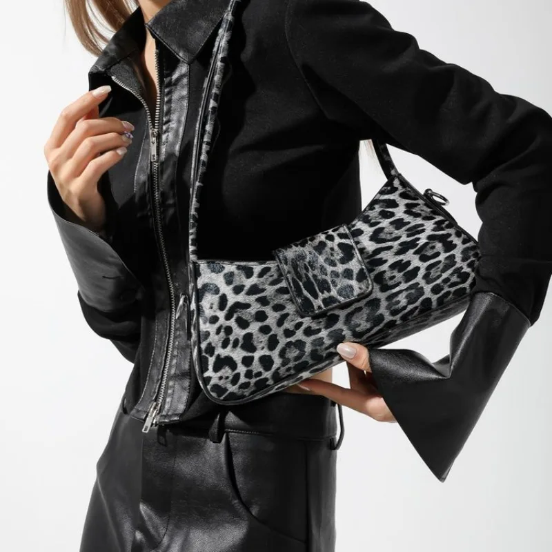 

Girlish Girls' Tote With European Design Inspiration, Versatile For Summer Daily With Light Luxury Commuter Style Needs