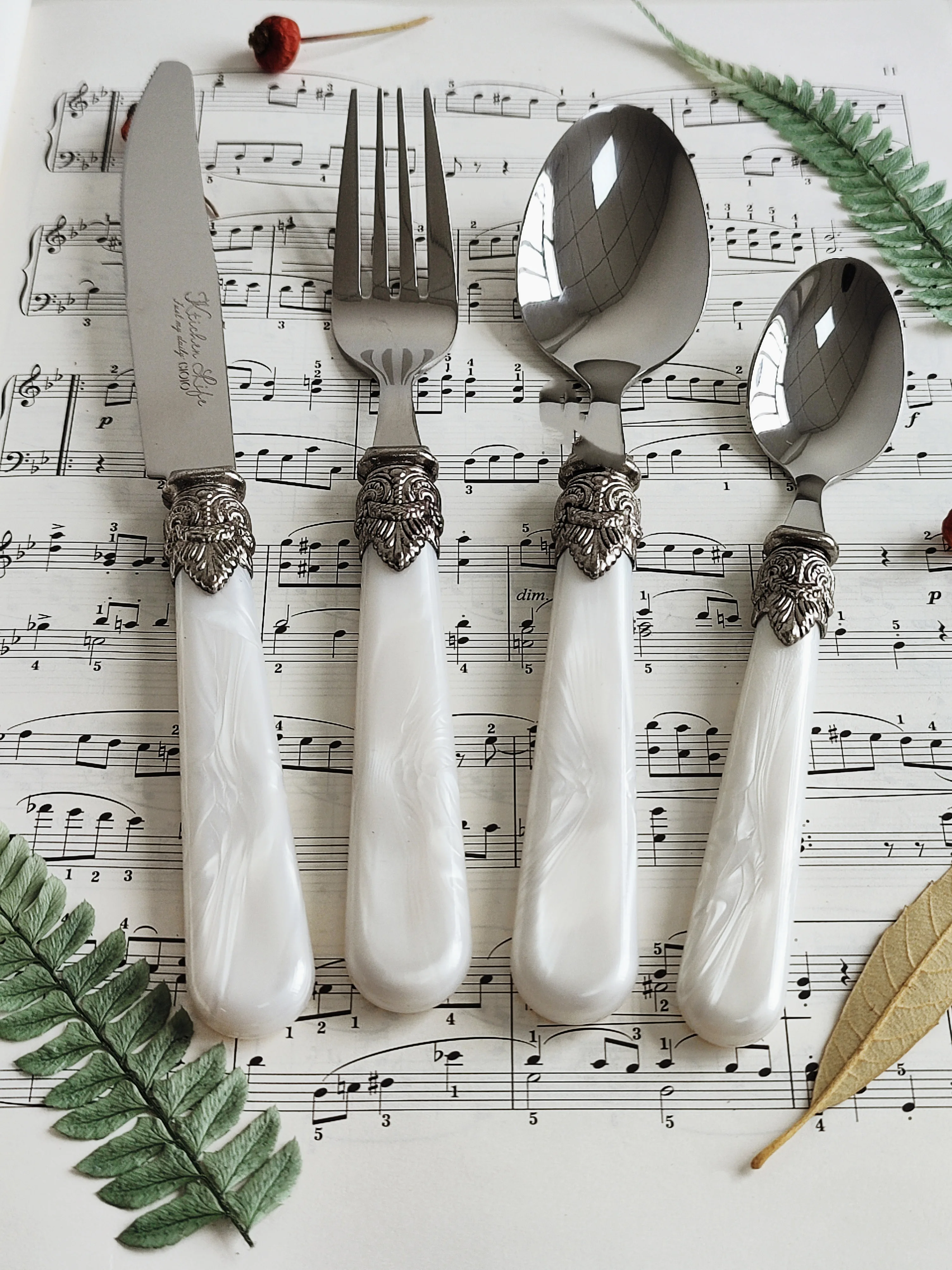ชุดช้อนส้อมเงินวินเทจ ด้ามจับอ - Vintage Collectible Spoons บทวิจารณ์และราคา