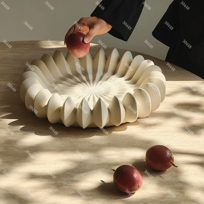 

French style vintage black and white irregular artistic fruit plate - hotel showroom, living room coffee table, desktop
