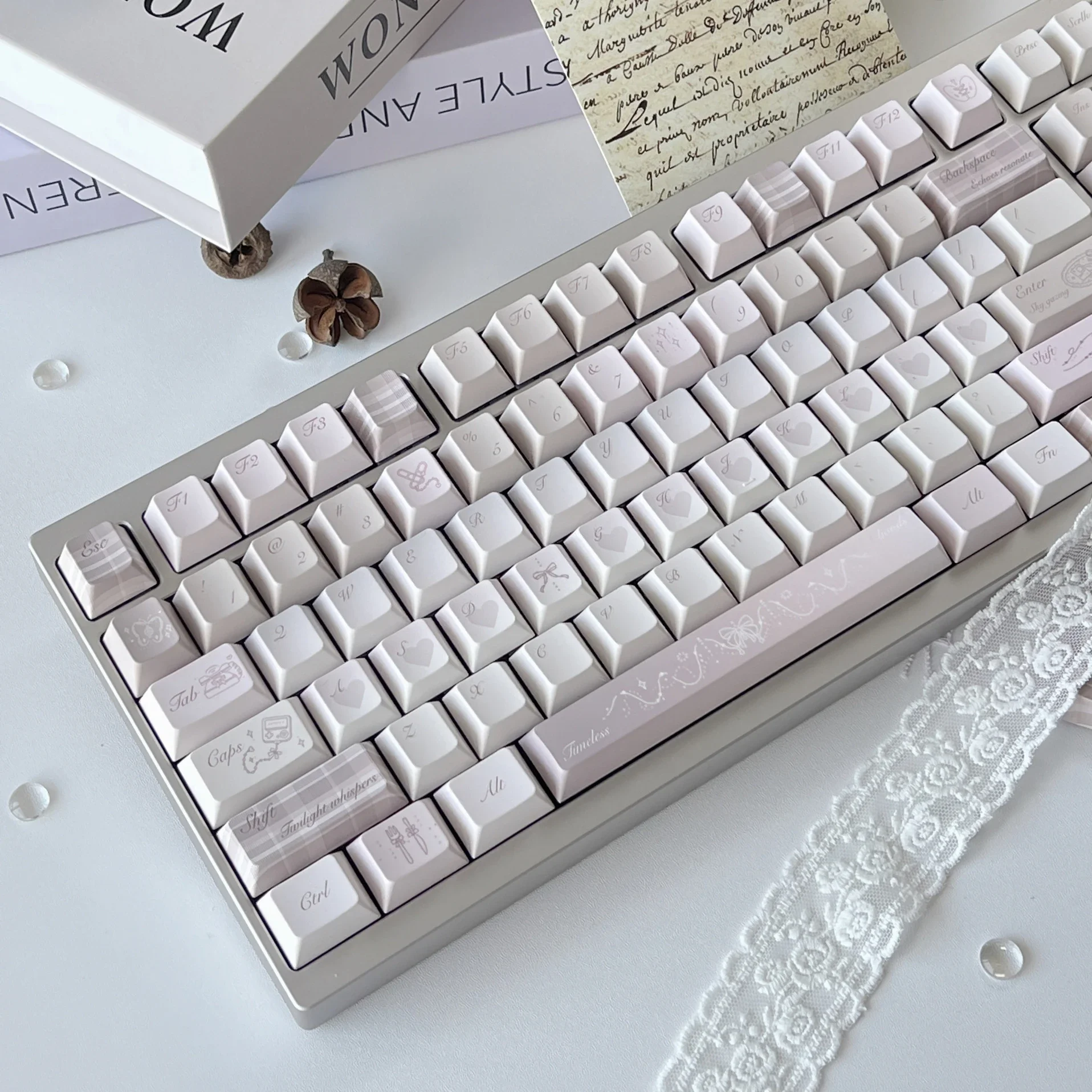 

Faint keycaps Original gray-pink French keycaps Original highly personalized keycaps