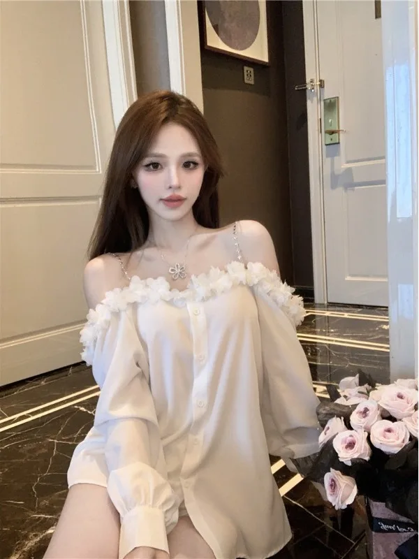 

Shoulder Bared Pure Desire Loose Fit Shirt with 3D Flower Embellishment Early Autumn New Style Slimming Straight Cut Top