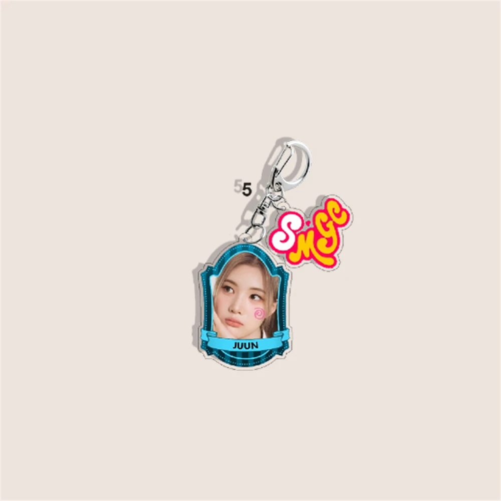 KPOP Hearts2Hearts Keychain Pendant H2H Member Photos Printed