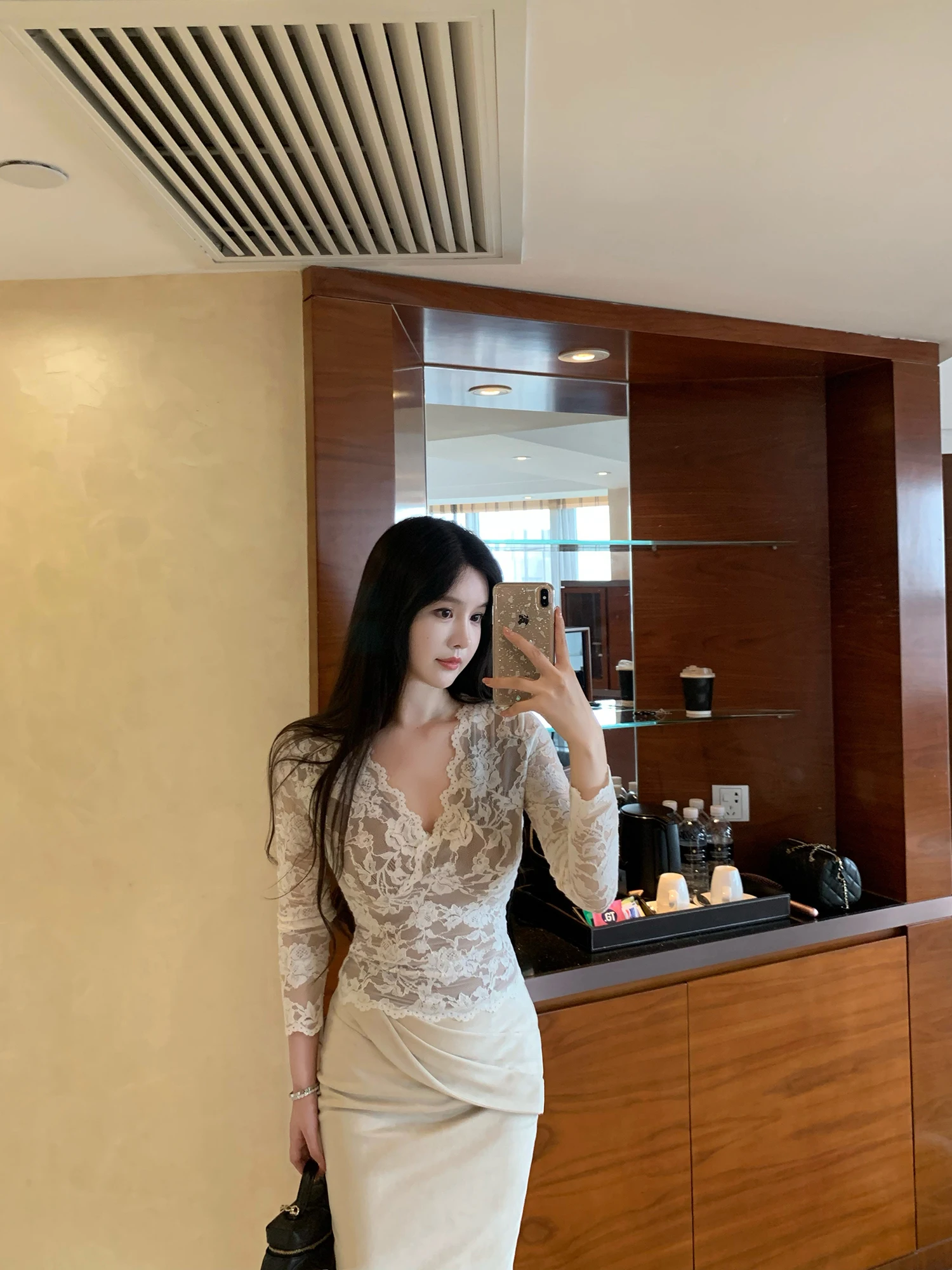 

Ele Fce Lined Knitted Lace Top Slim Fit Women's Faion Gentle Sle V-Ne Long Sve Casual Wear by the Swan