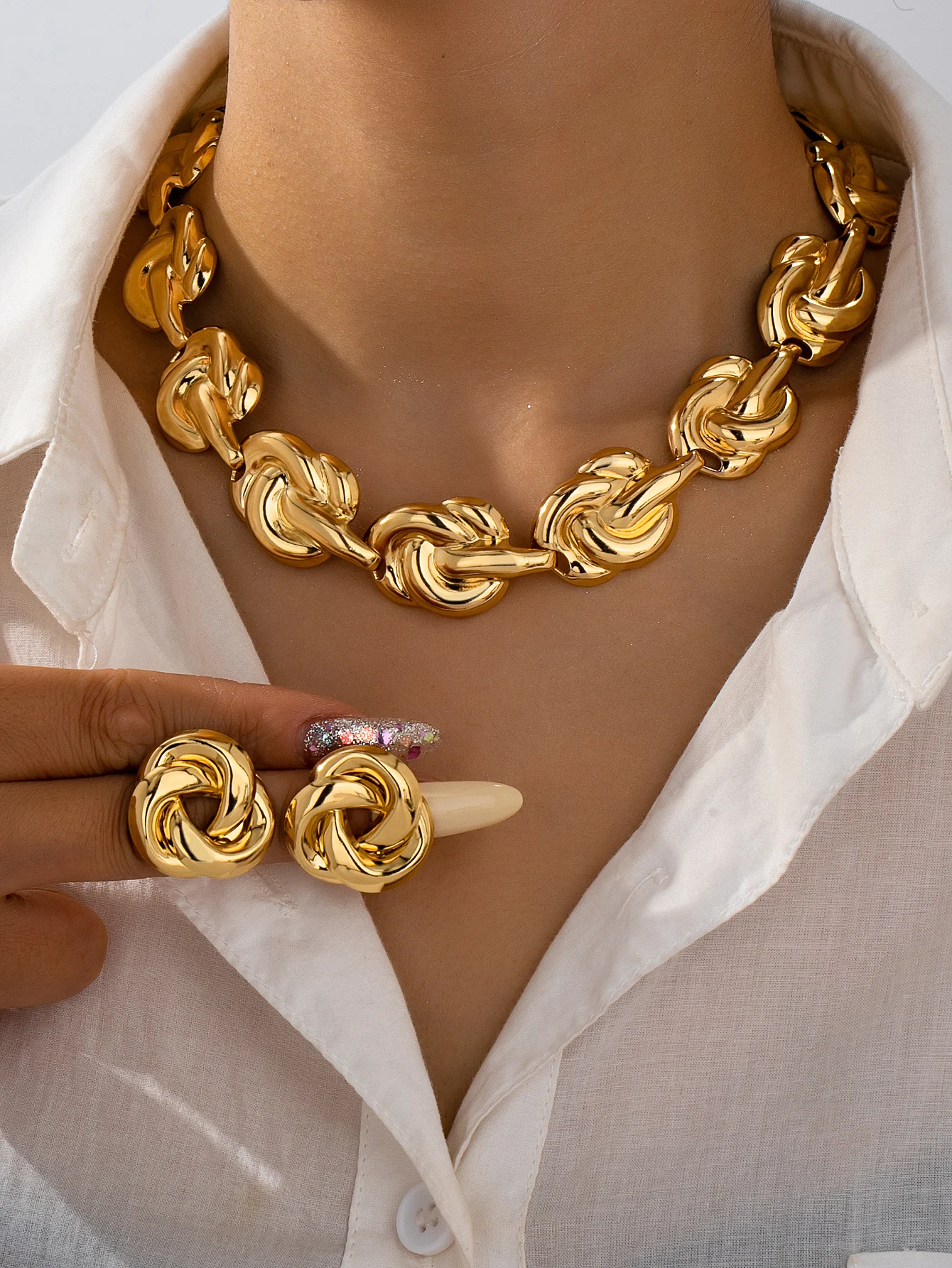 Elegant and Versatile Summer Luxury High-End Women's Metal Jewelry Set