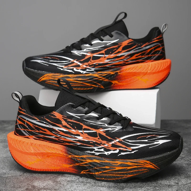 Chaussures de course professionnelles pour Marathon, baskets de sport à lueur nocturne pour Couple, chaussures de sport en maille respirante, talon plat supérieur, 2026