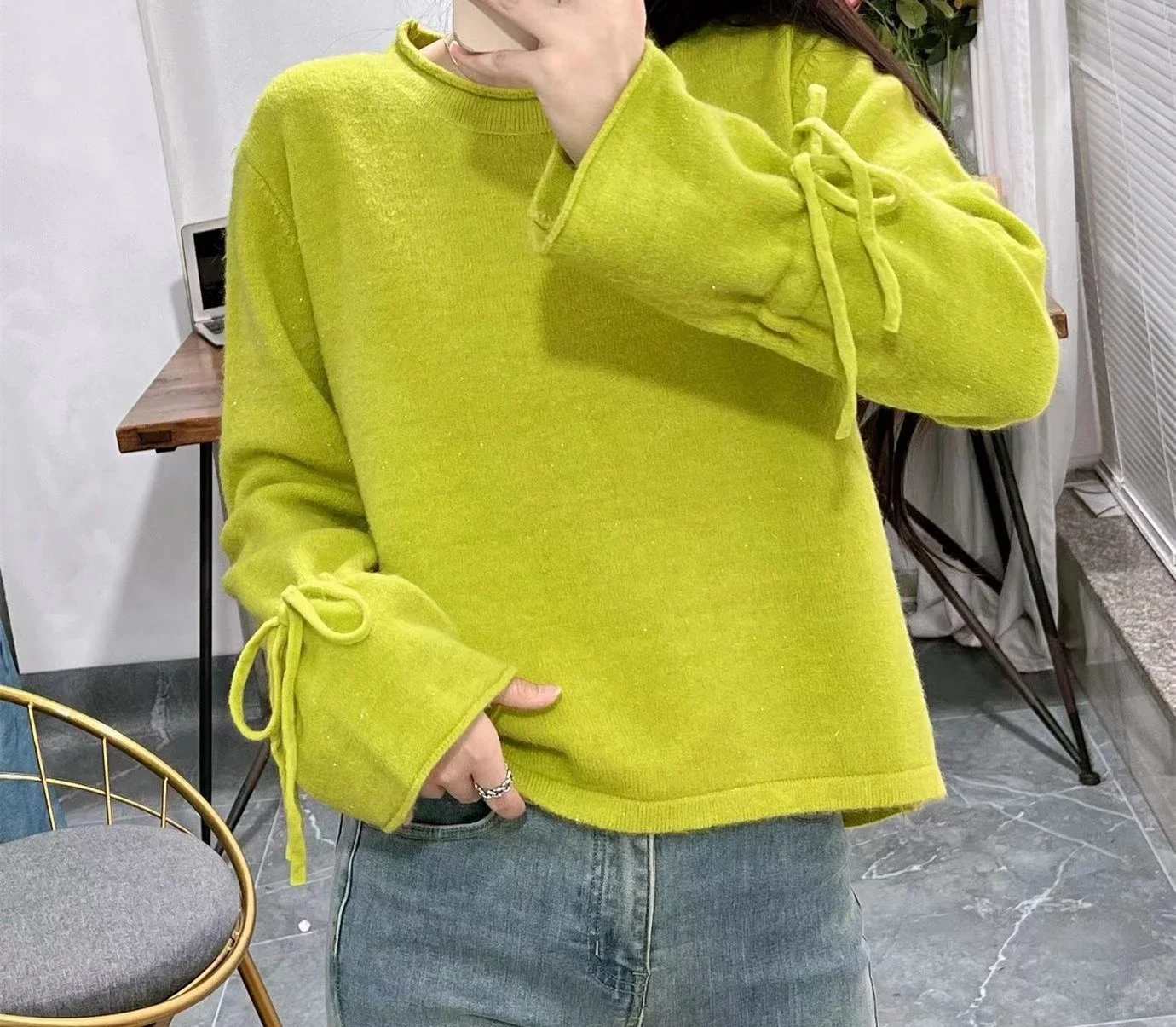 

2025 New Autumn and Winter Minimalist Style Gentle Sweater with Drawstring Cuffs and Tie Bow Knit Knit Sweater