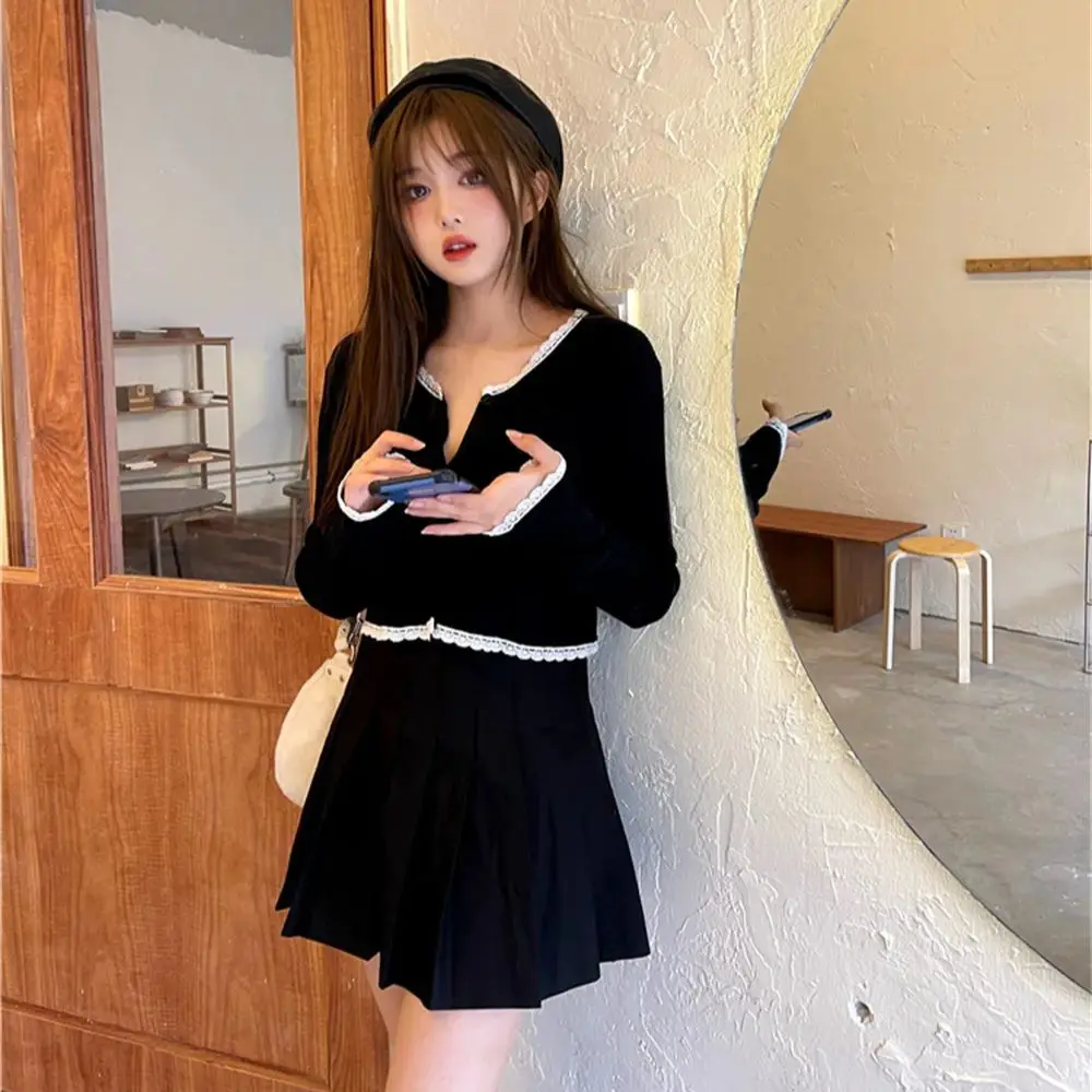 2024 Fashion Slim Ladies Knitted Sweater Crop Top Long Sleeve Buttons Sweater Sexy Black Women V-neck Short Knitted Cardigans