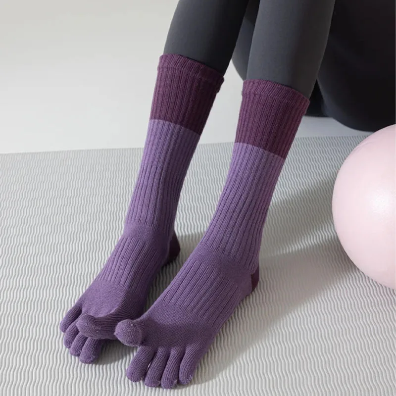 1/3/5 Pairs Women's Yoga Five Toe Socks Non-Slip Grip Sole Ribbed Color Block Fashionable Split-Toe Sock Comfortable Casual Sox