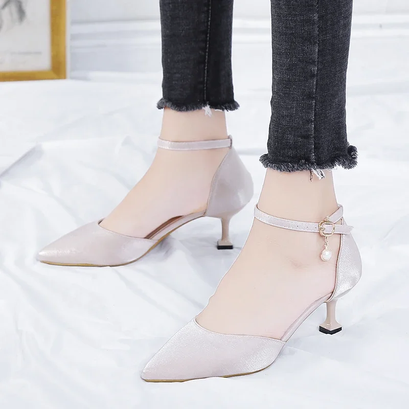 Sexy Schuhe weibliche heiße Verkauf Slip-On Frauen High Heels Mode flachen Mund Büro und Karriere spitzen Zehen Zehen kappe Frauen Schuhe