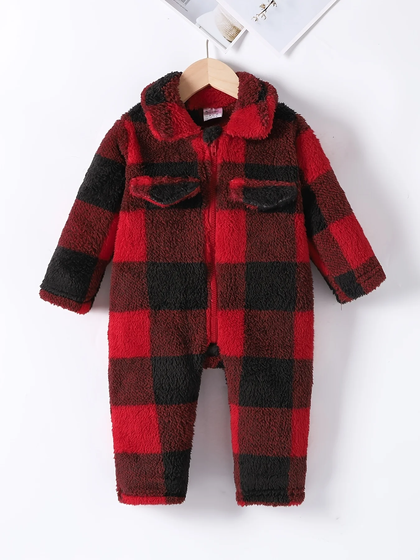 0-9 months old autumn and winter new newborn baby boys and girls with a large red checkered zippered long sleeved jumpsuit