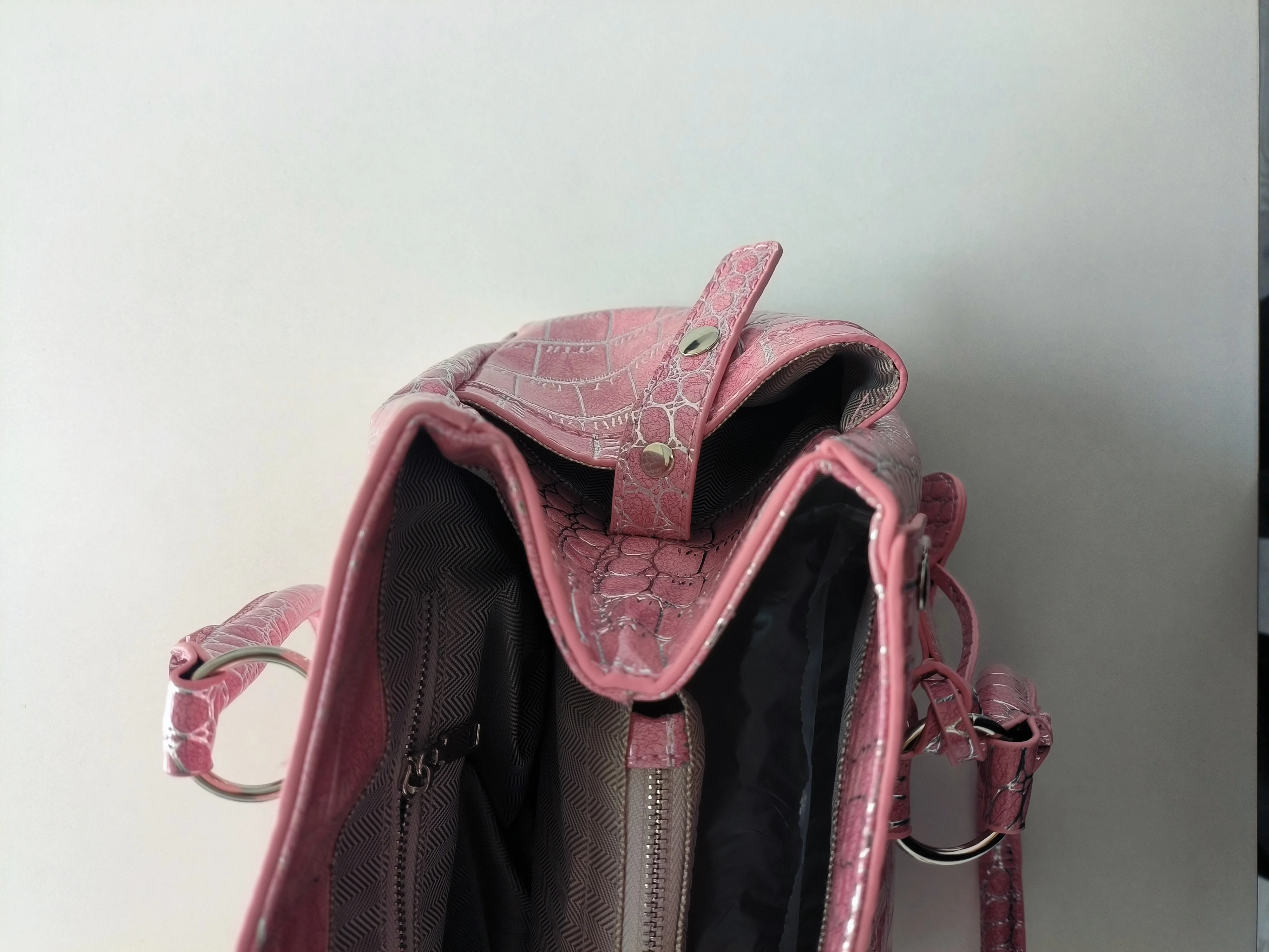 Umhängetasche mit Krokodilmuster und Prägung, Damenhandtasche mit großem Fassungsvermögen, Designer-Aktentasche, Y2k-Mädchen-Pendlermode-Handtasche, Rosa – Detail 6