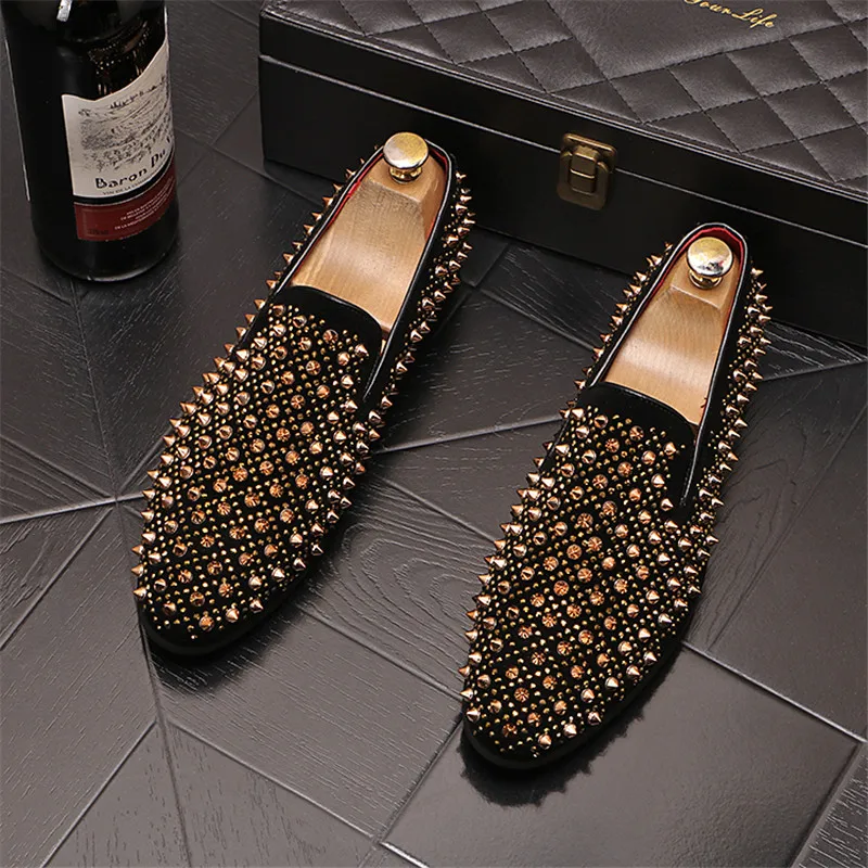 Luxury Brand Men's Fashion Rivets Shoes Black Punk Flats Loafers Men Handmade Spiked Man Party Wedding Shoes Soft Moccasins