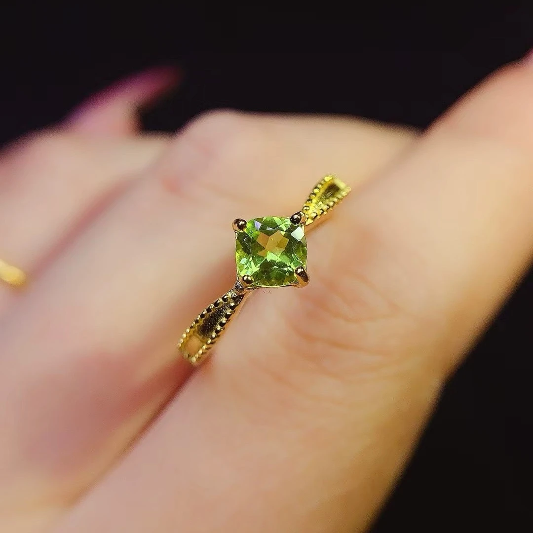 

KJJEAXCMY High End Women's Ring Natural Peridot S925 Silver with Electroplating Boasting High Clarity Full Brilliance Gift