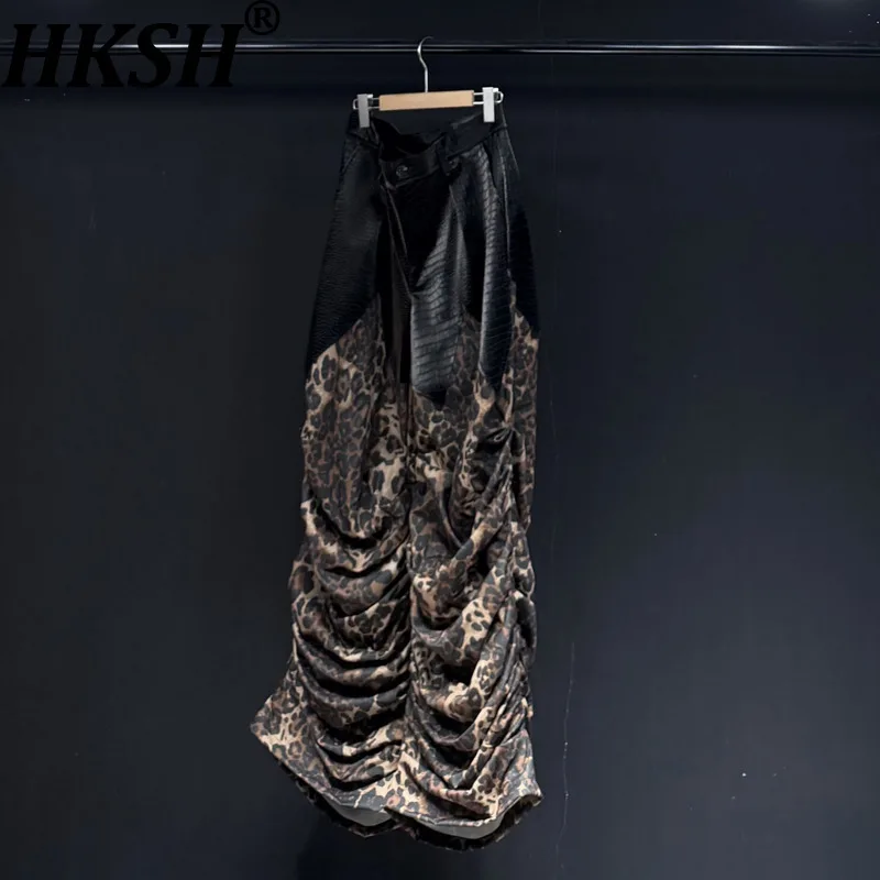 

HKSH Нишевый дизайн 2025 Весна Осень Новый мужской прилив с леопардовым принтом Свободные повседневные кожаные лоскутные брюки унисекс с широкими штанинами HK13189
