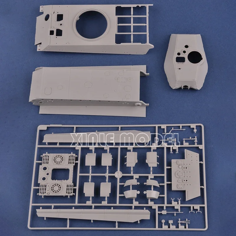 Trumpeter Kunststoff zusammengebauter Panzermodellbausatz 84530, deutscher Tiger King Panzer, Porsche-Turmtyp mit antimagnetischer Rüstung, 1/35