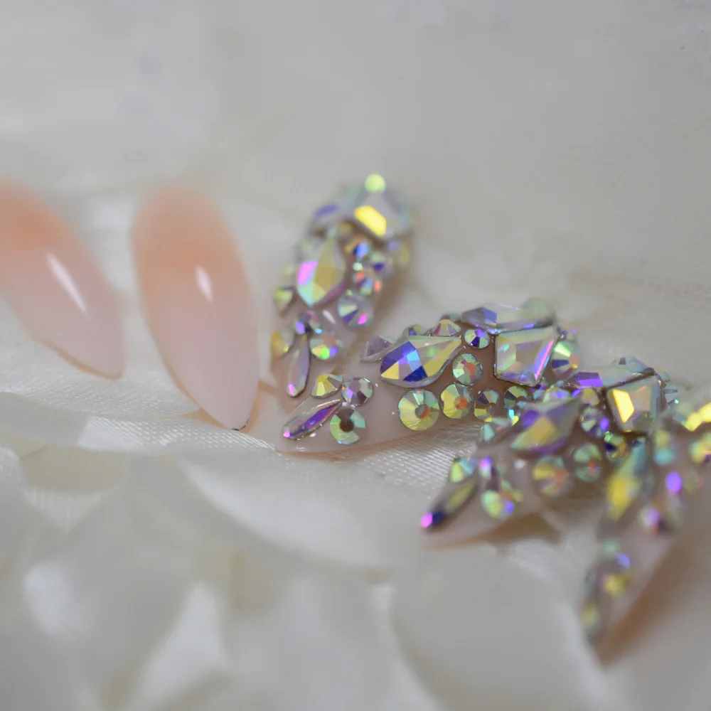Luxury Fake Nails Designer Extra Long Ombre French Jewelry Pre-designed Nails Natural Stiletto Stones Decoration Tips