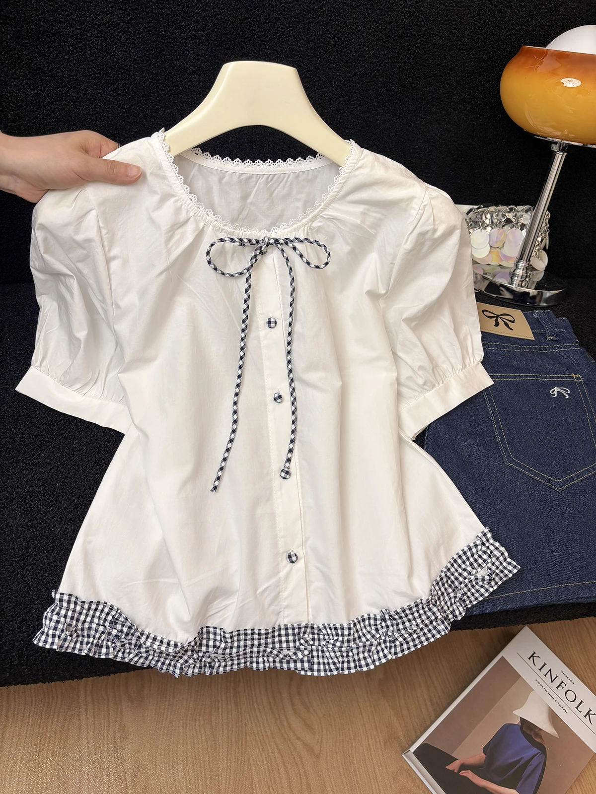 

Белая клетчатая женская рубашка с рукавами-фонариками и декоративными вставками, летняя новинка, с поясом-завязкой и пуговицами, в стиле кукольного топа