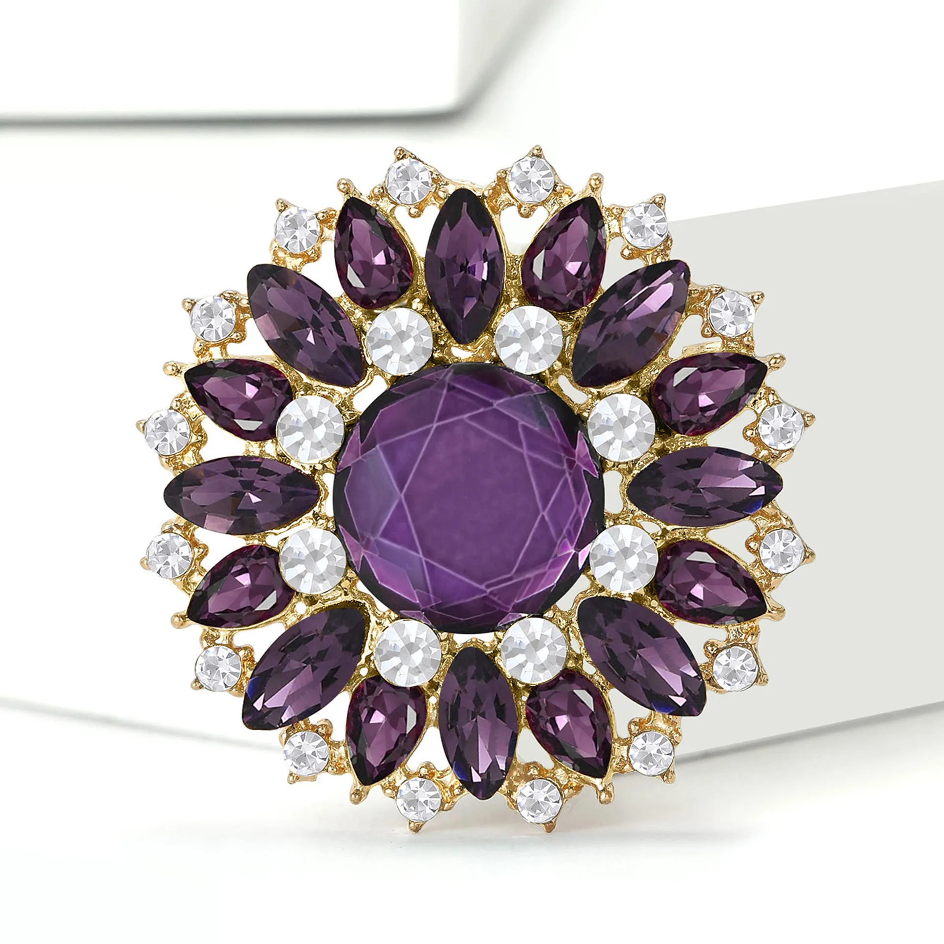 Luxurious Crystal Glass Brooch, Fashionable Lady Charm Coat, Multiple Colors To Choose From, Classic Jewelry For Wedding Parties