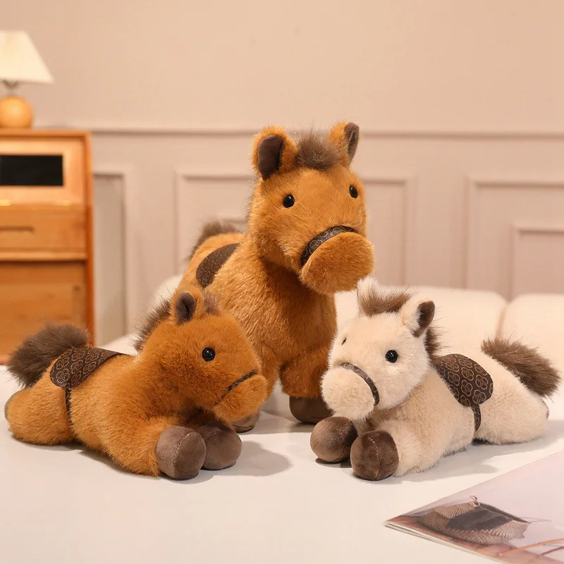 2026 Nuovo Carino In Piedi Pony Bambola Peluche Giocattolo di Simulazione Animale Sdraiato Postura Pony Zodiaco Cavallo Peluche Bambola Regalo Di Compleanno Per Bambini