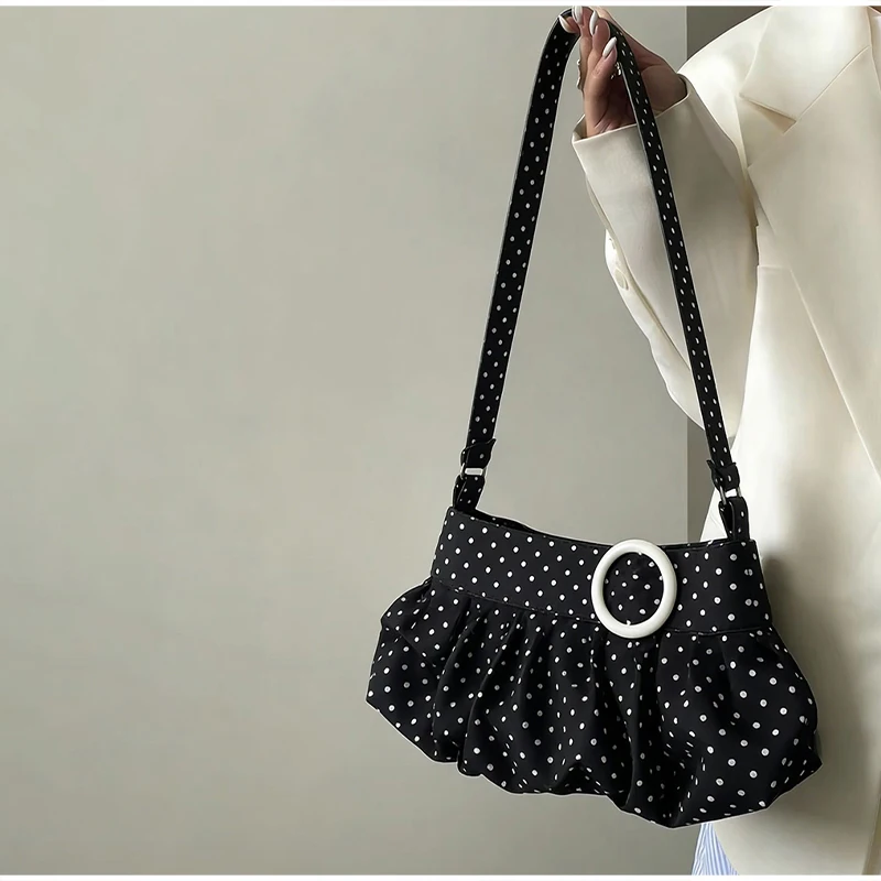 Koreanische Umhängetasche mit Polka Dots, große Tragetasche mit plissiertem Design und Holzknopf-Dekor, niedliche lässige Handtasche für Mädchen – Detail 24
