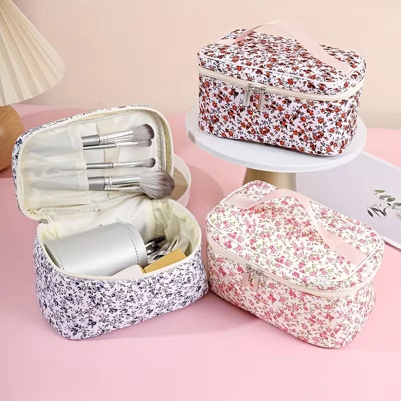 Aesthetic Floral Print Makeup Bag, Portable Lightweight Toiletry for Cosmetic Pouch Ideal Gift for Bridesmaid Party Holiday Gift