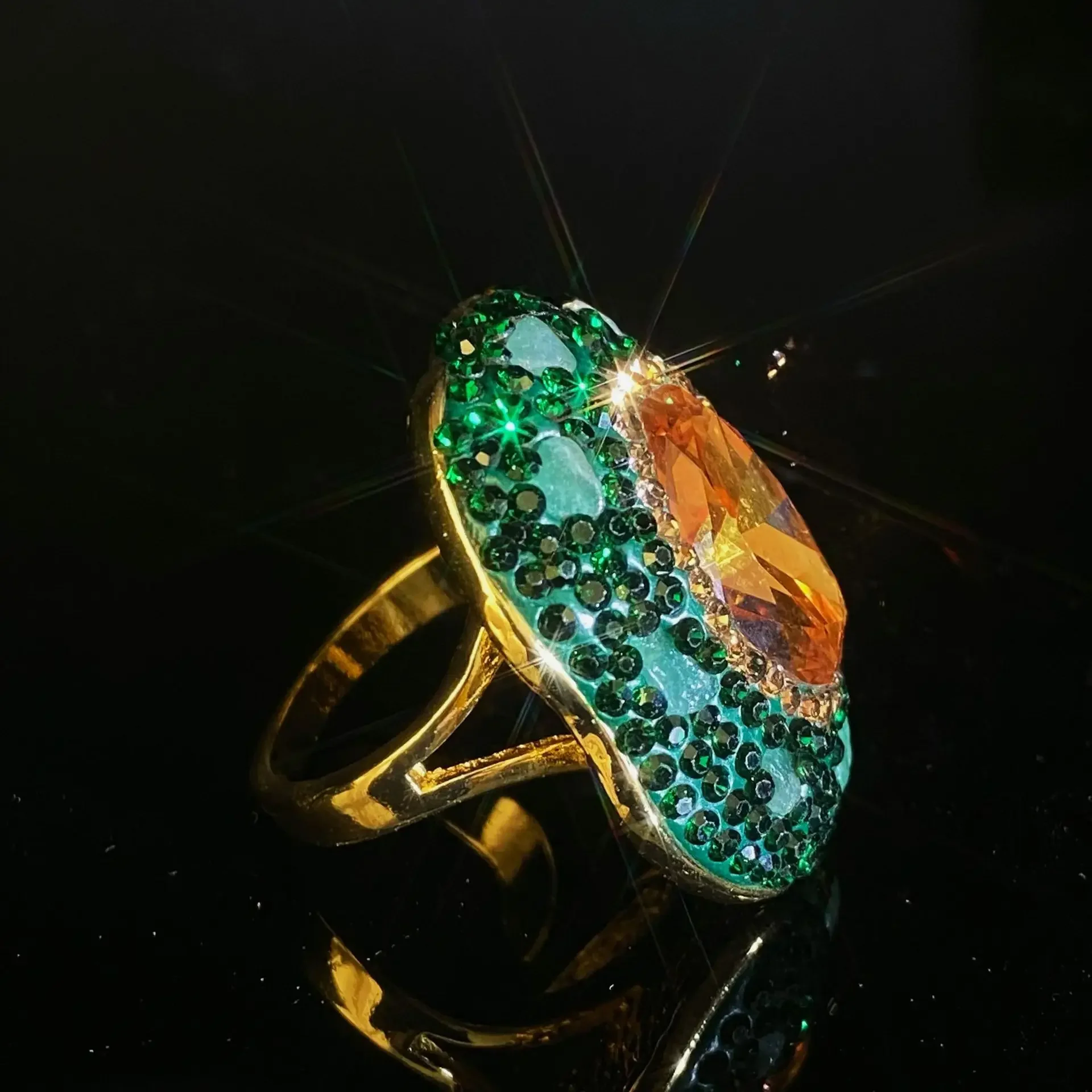 Color Changing Stone Zultainite Natural Tourmaline Edging Finger Rings for Women Sudan Crystal Peacock Green Design Jewelry