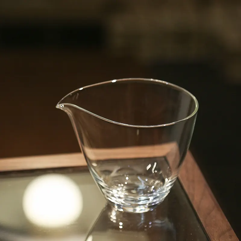 No Ear Slanted Spout Water Drop Fair Cup High Borosilicate Glass Tea Pitcher Tea Divider Kung Fu Tea Accessory Full Capacity